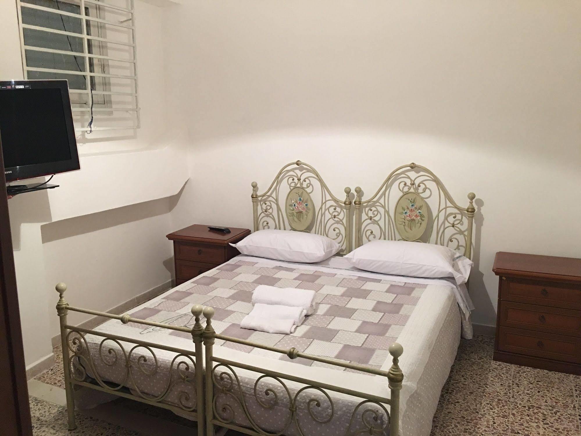B&B קרוטונה מראה חיצוני תמונה